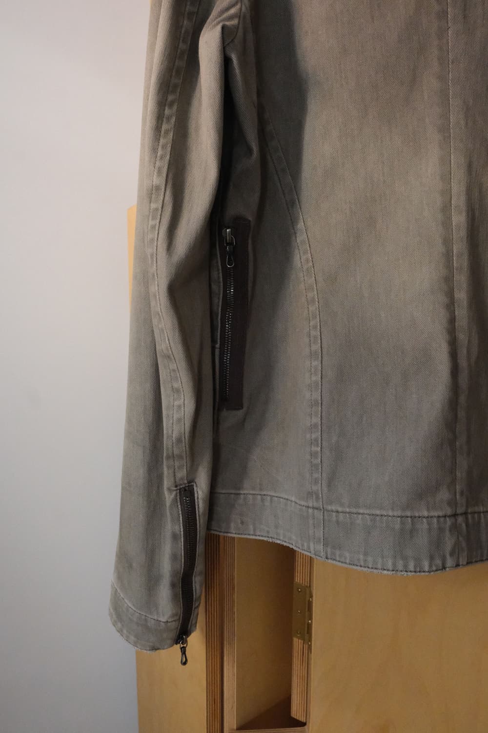 JULIUS Distressed High Neck Jacket 상품이미지5