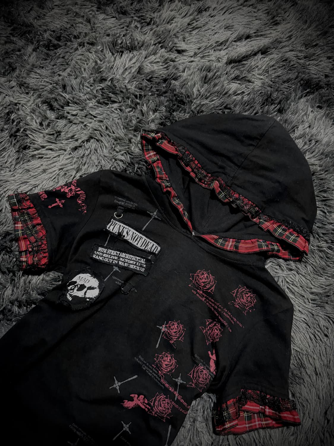 MAD PUNKs 로즈 십자가 그래픽 레드 체크 펑크 후드 반팔티 상품이미지3