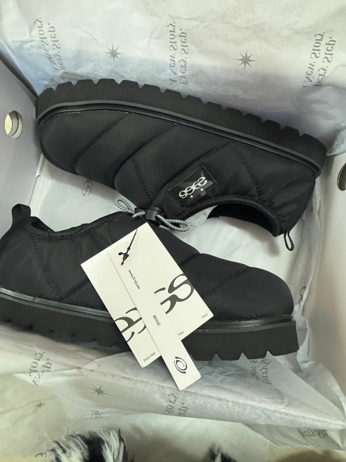 23.65 폴카1 V2 패딩 방한 슬리퍼 블랙 240 상품이미지6