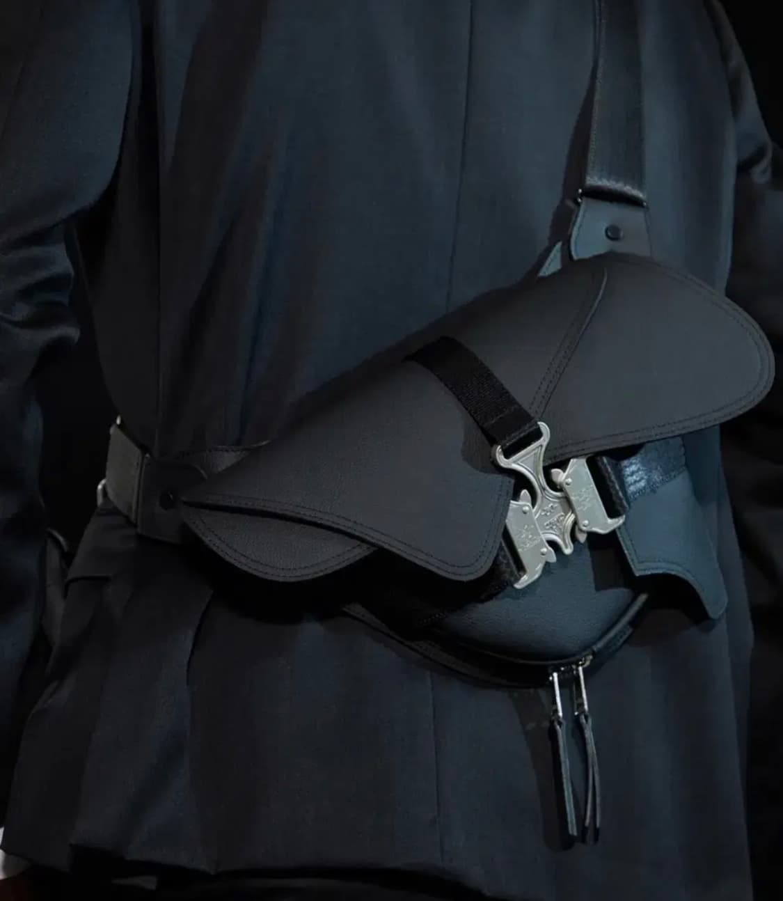 이우가마카라스Triple Covered Crow Buckle Bag 상품이미지1