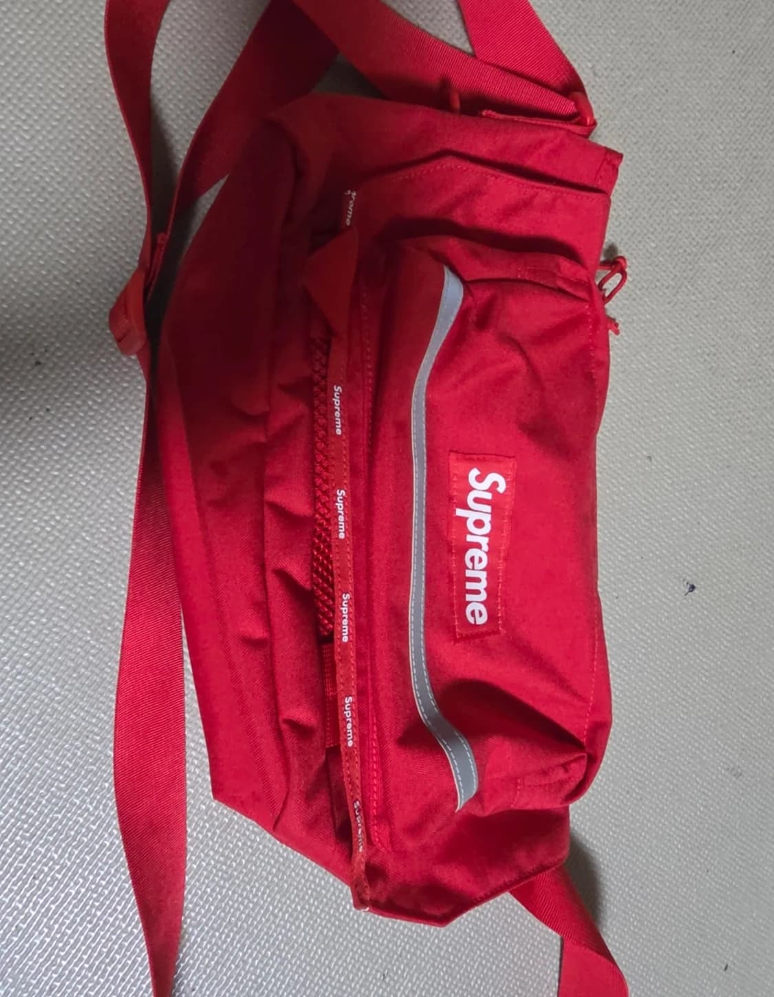 슈프림 메신저 백 상품이미지1