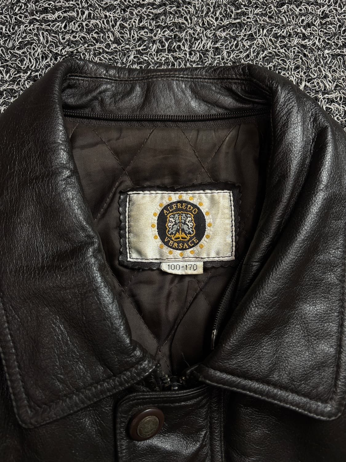 90s 알프레도 베르사체 아카이브 카우하이드 에이징 레더 봄버 자켓 18 상품이미지3