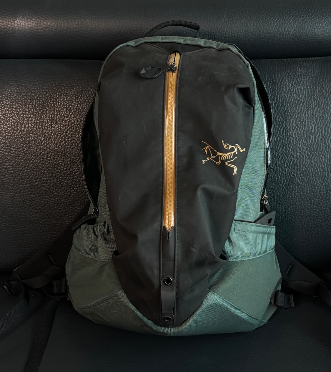 아크테릭스 아로 16 다크 매직 상품이미지1