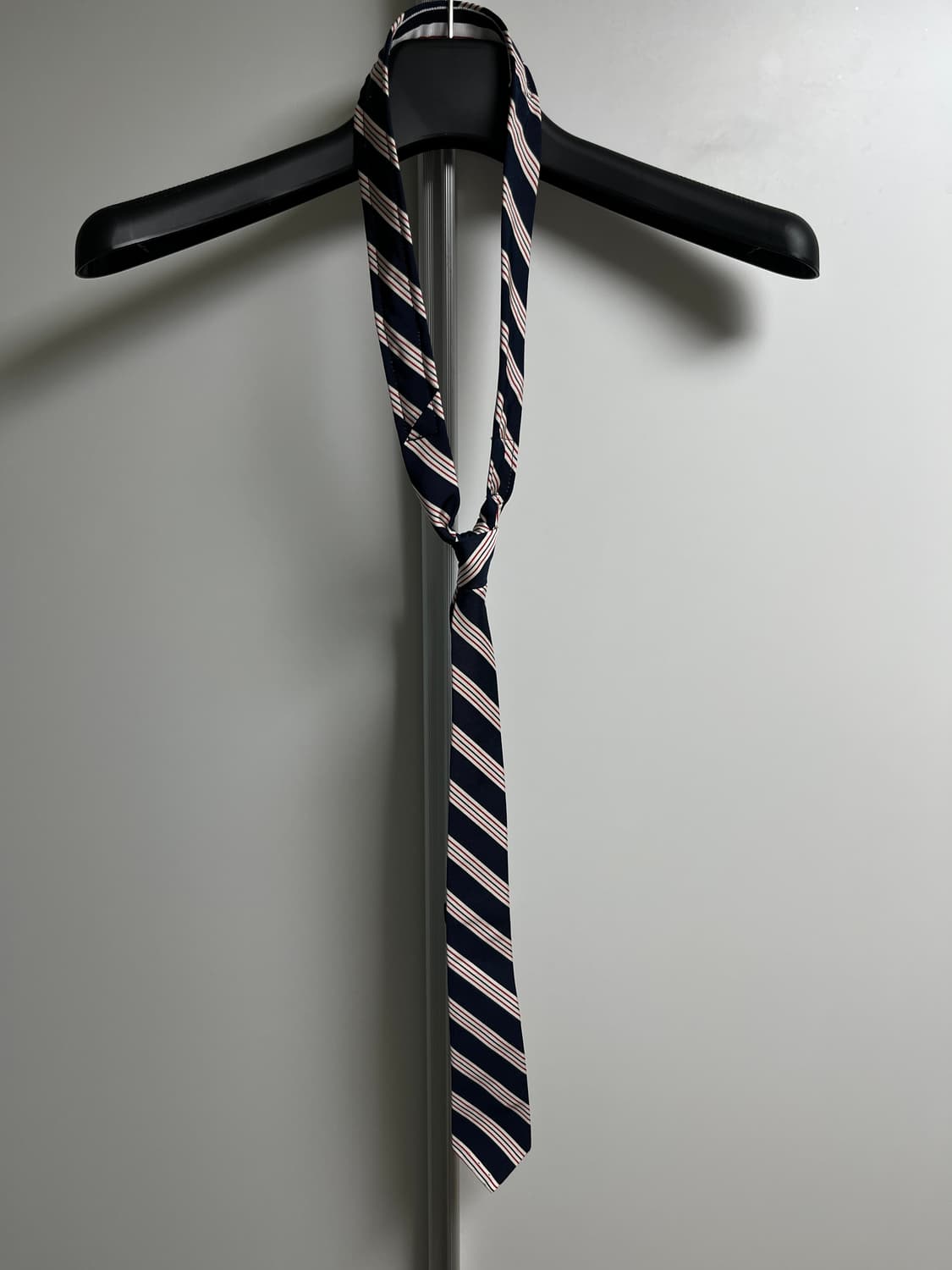 톰브라운 네이비 스트라이프 타이 상품이미지1