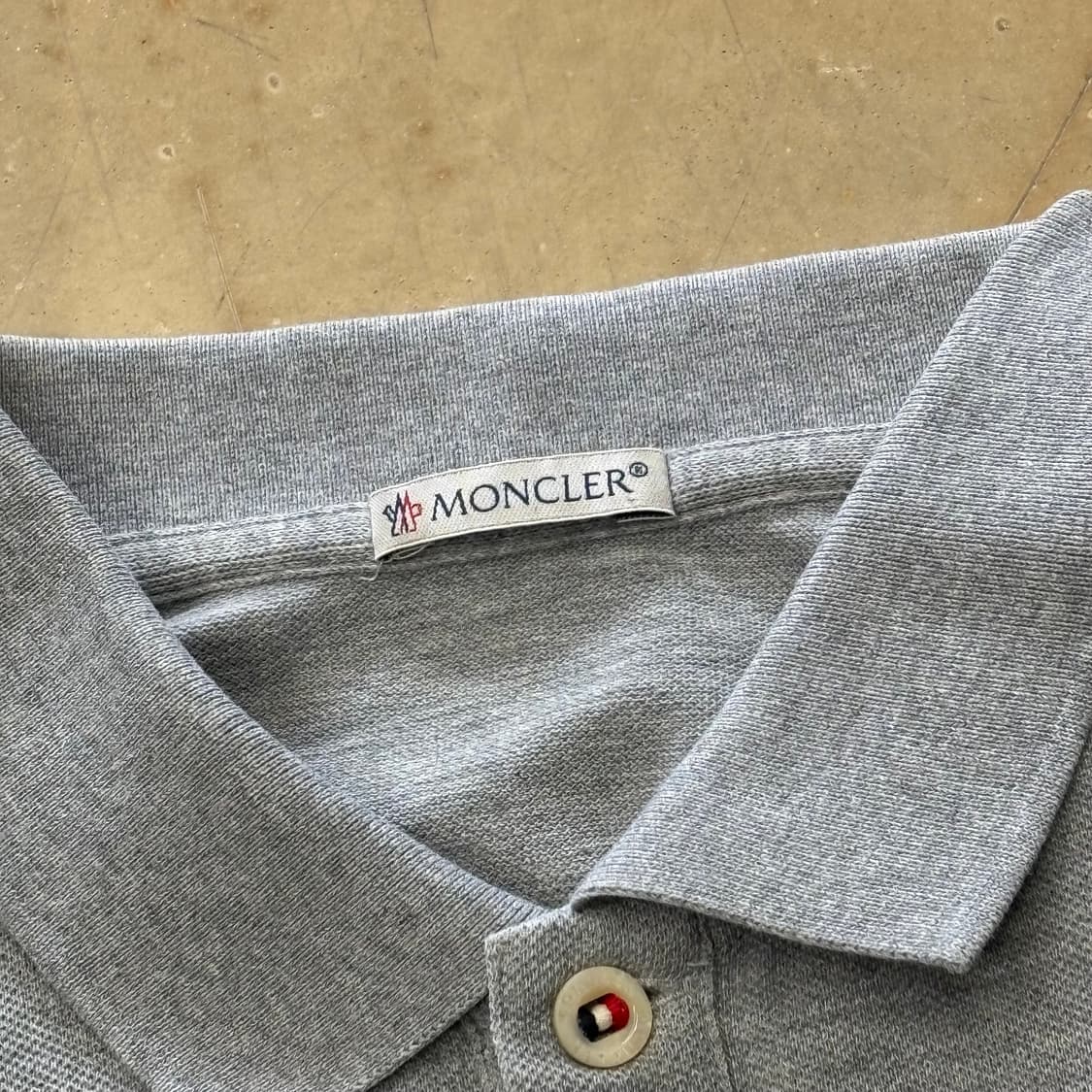 M 몽클레어 그레이 카라티셔츠 상품이미지4