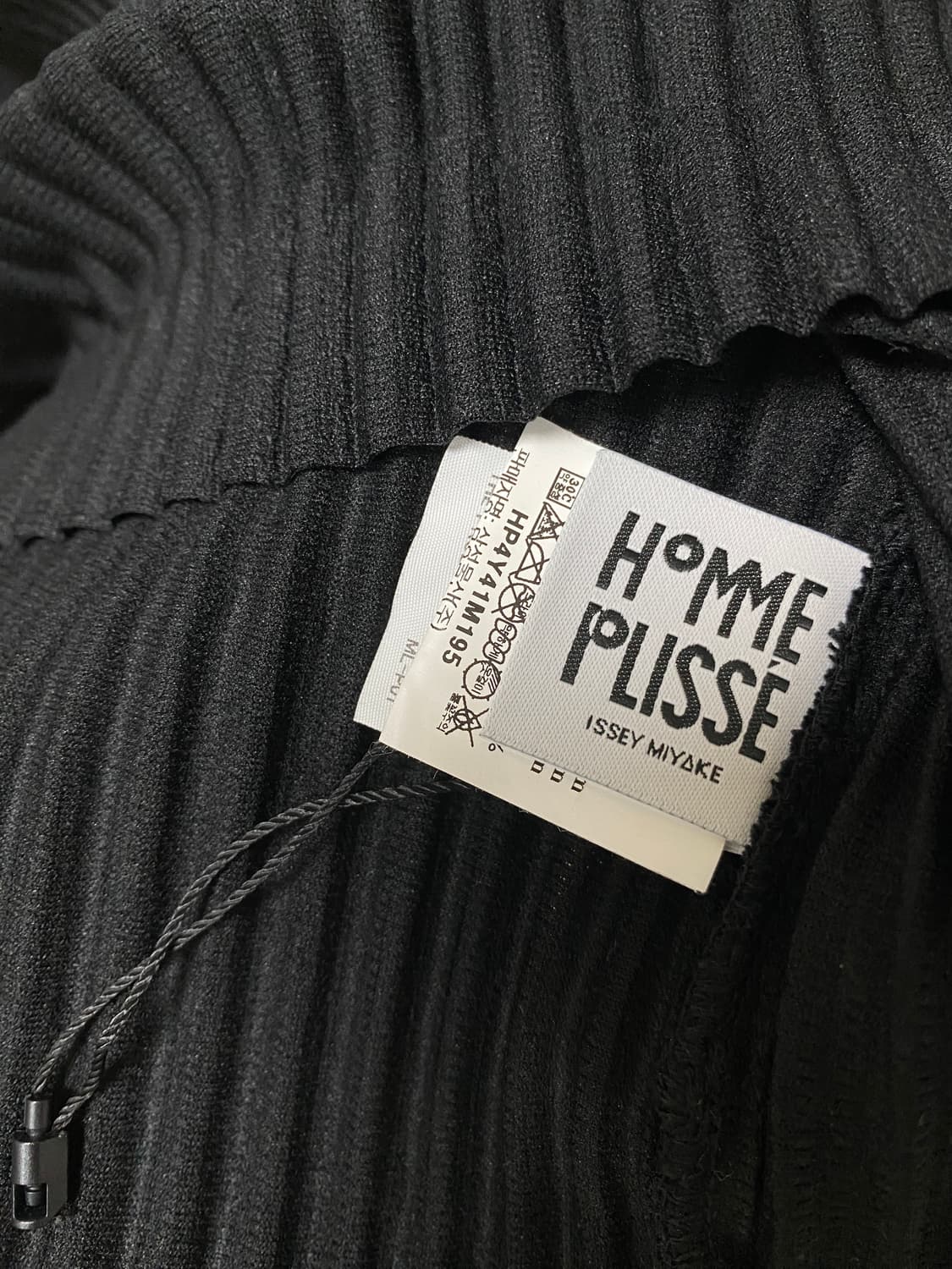 homme plisse 디셈버 모크넥 블랙 2사이즈 상품이미지7