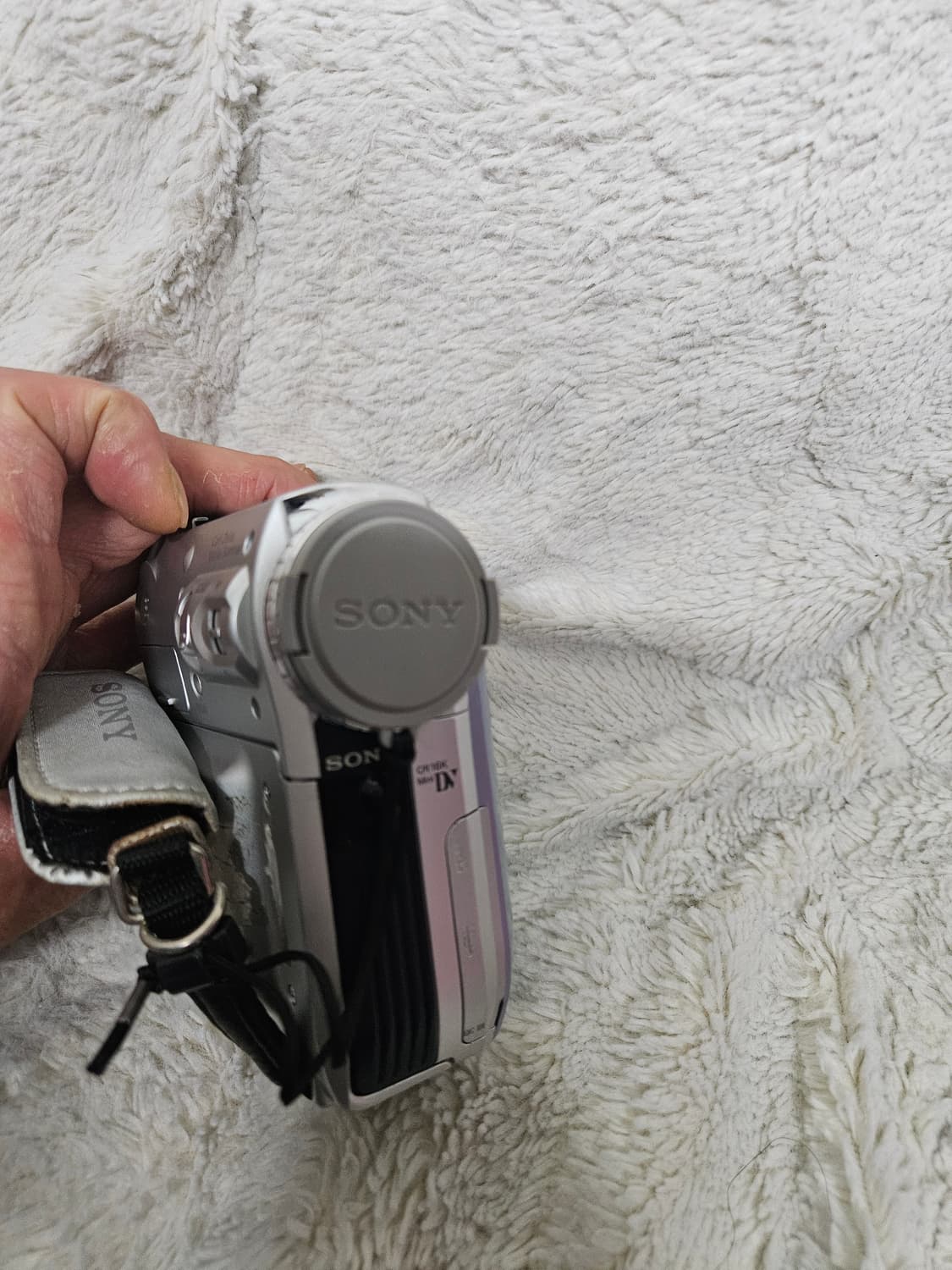 소니 메가플렉스  dcr-pc105핸디캠 디지털 카메라 캠코더 상품이미지5