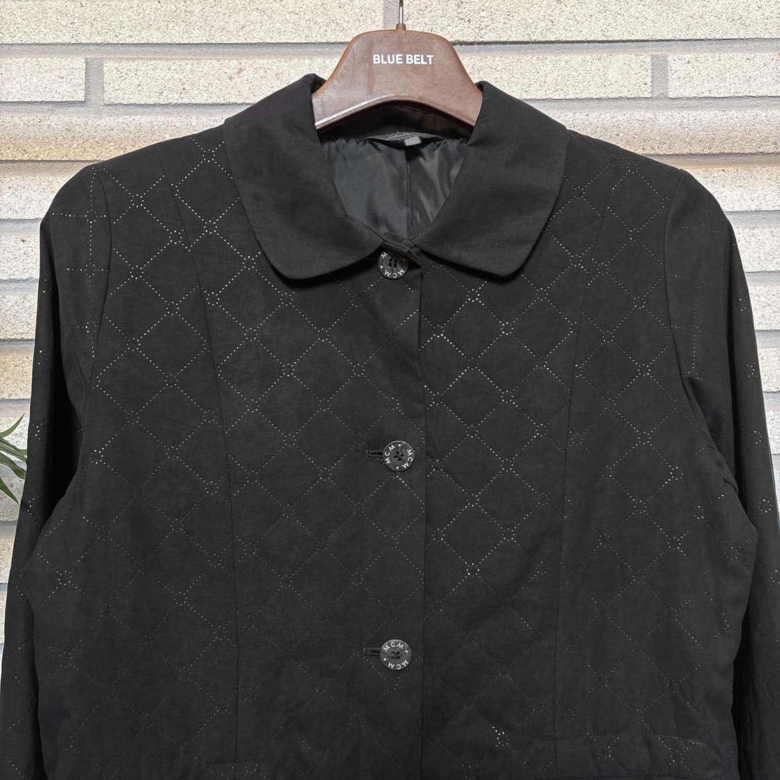 MCM 엠씨엠 클래식 패턴 카라자켓 음각퀼팅 데드스탁 디테일 블랙 상품이미지4