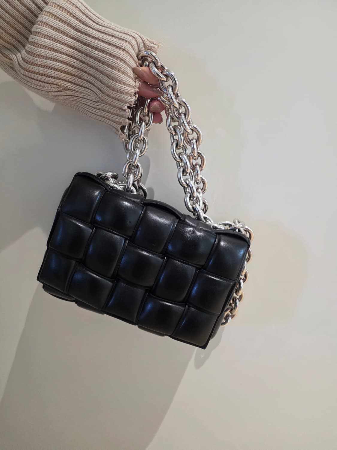 보테가 베네타 인트레치아토 블랙 체인 숄더백 631421 상품이미지3