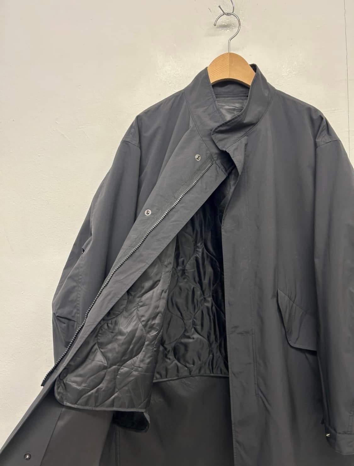 유니클로 블랙 피쉬테일 야상 상품이미지2