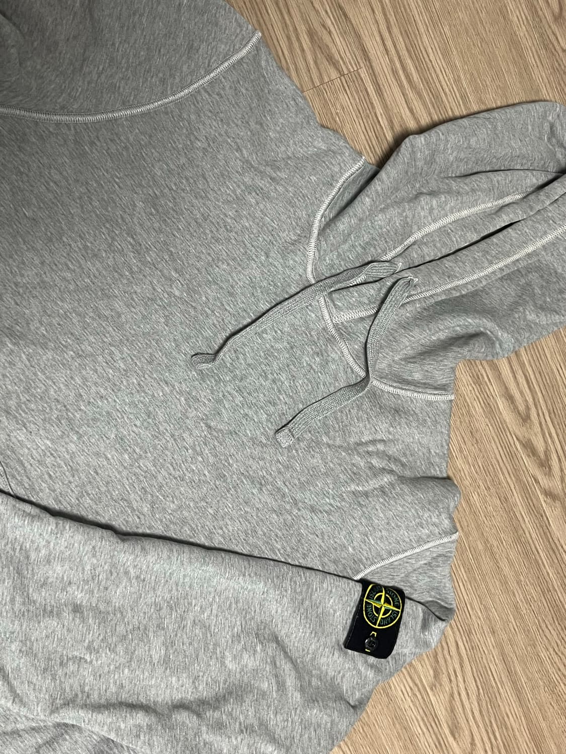 스톤아일랜드 후드티 그레이 상품이미지1