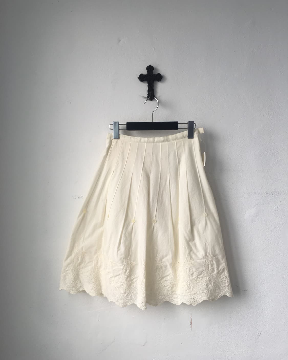 Punching point midi skirt 상품이미지1