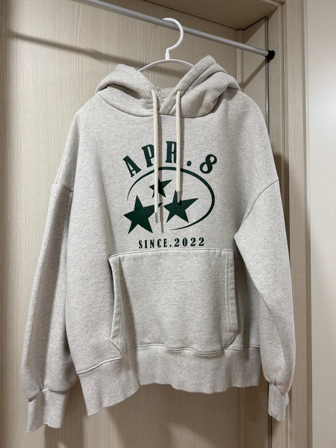 에이프릴에잇 후드티 상품이미지1