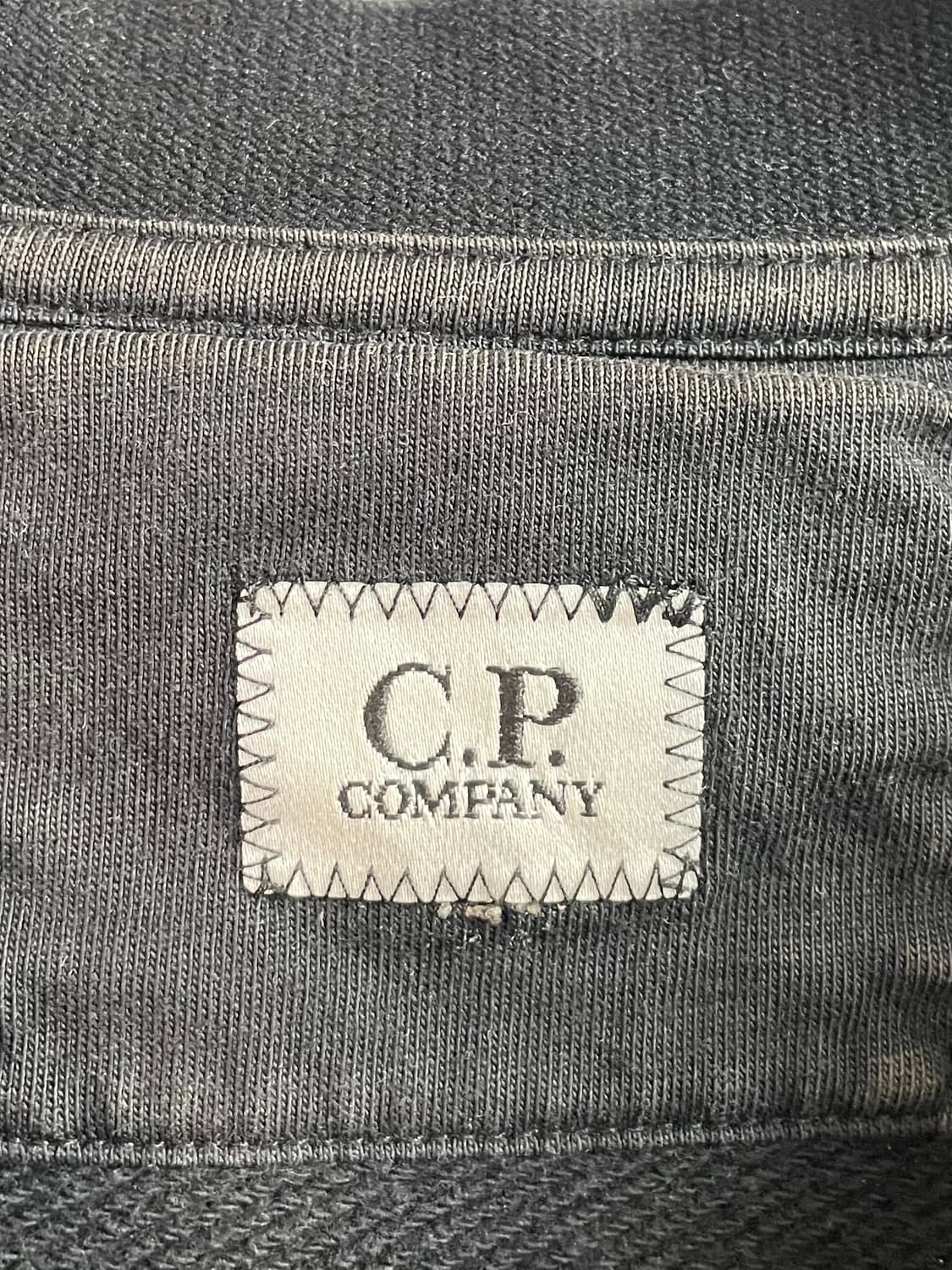 CP컴퍼니 렌즈 맨투맨 (on.420) 상품이미지6