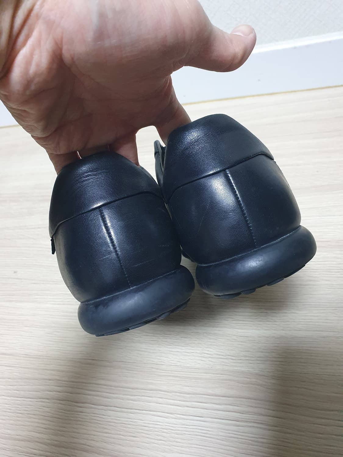 캠퍼 블랙 가죽 스니커즈 265~270 상품이미지5