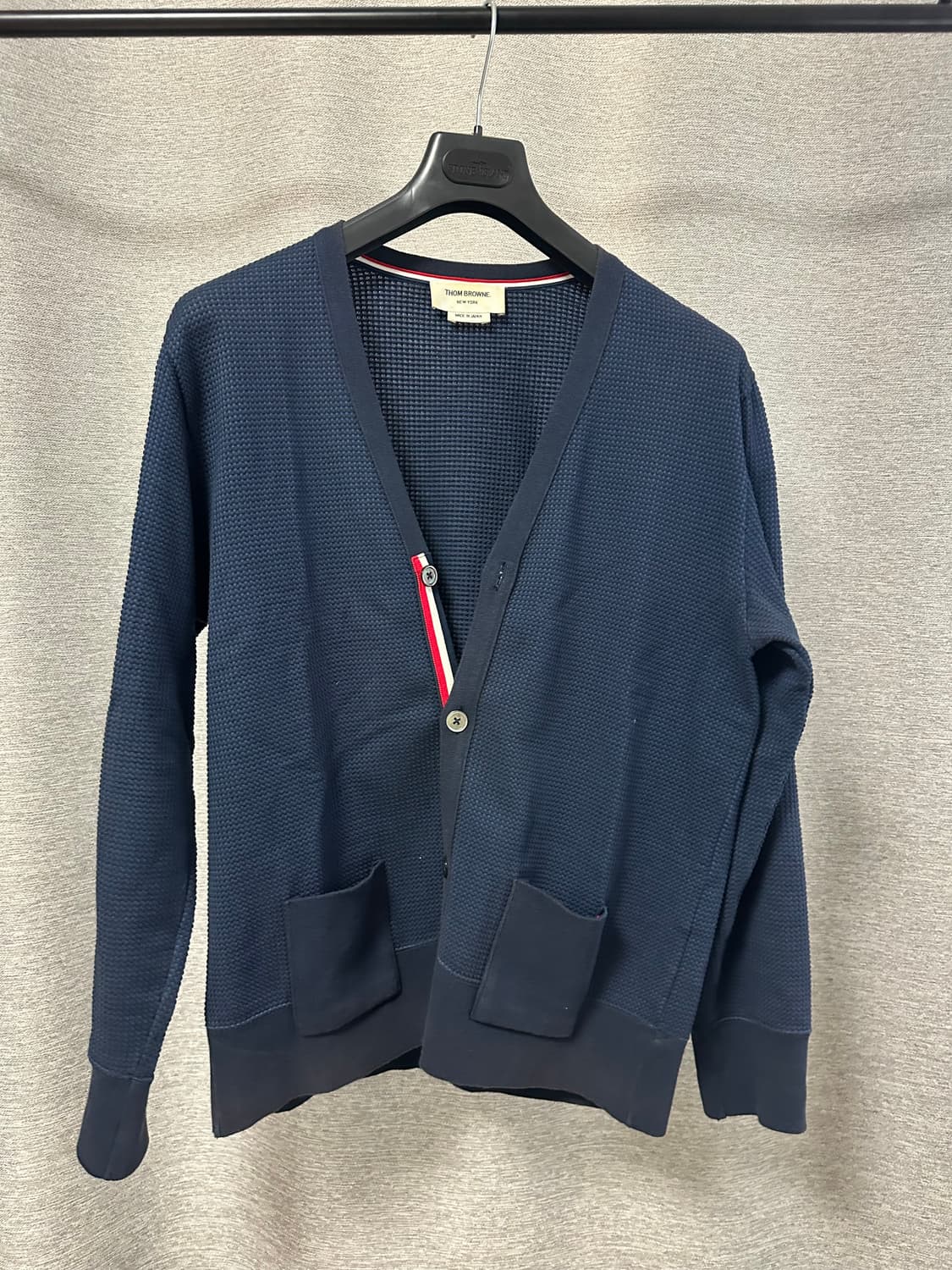 (3) 톰브라운 히든탭 코튼 가디건 네이비 상품이미지1