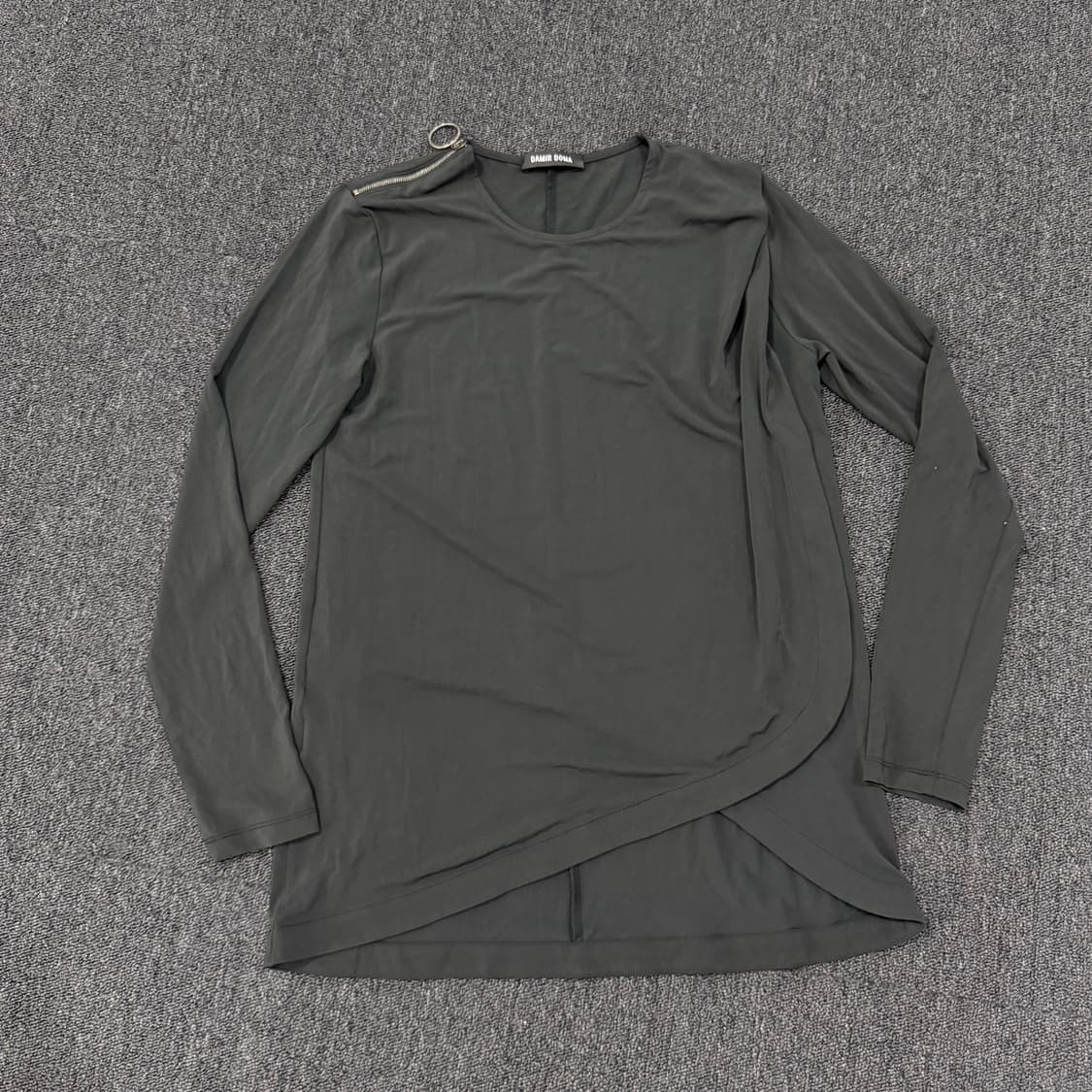 DAMIR DOMA 다미르도마 컷 아웃 롱슬리브 상품이미지1