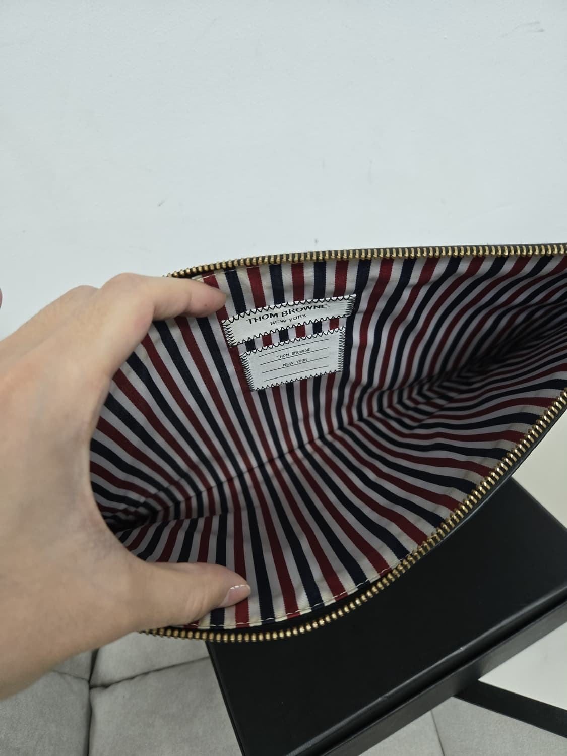 [보증서 정품]톰브라운 삼선 클러치 라지 상품이미지5