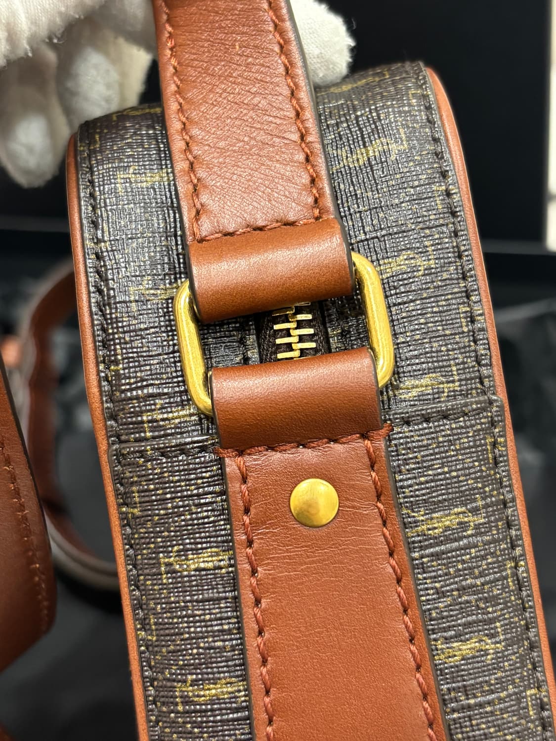 생로랑 르 모노그램 카메라백 상품이미지5