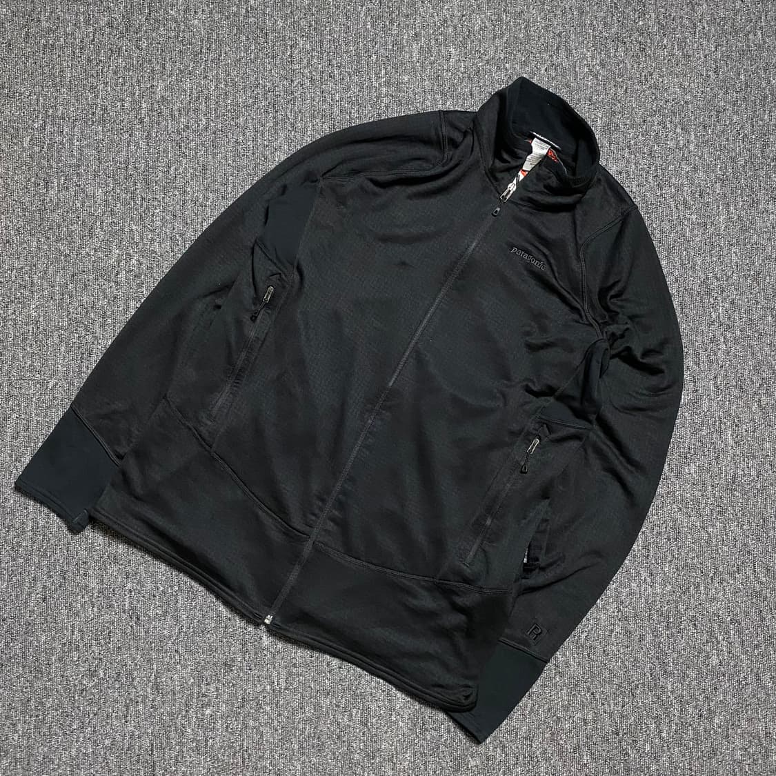 🌊 Patagonia R1 Zip-up Black XL 상품이미지1