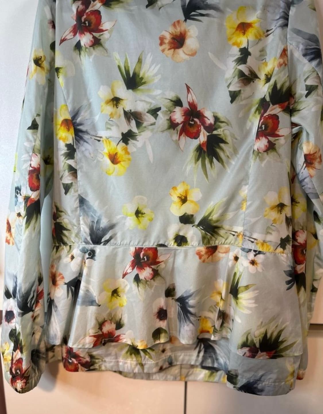 블랙야크 플라워 패턴 바람막이 자켓 상품이미지7