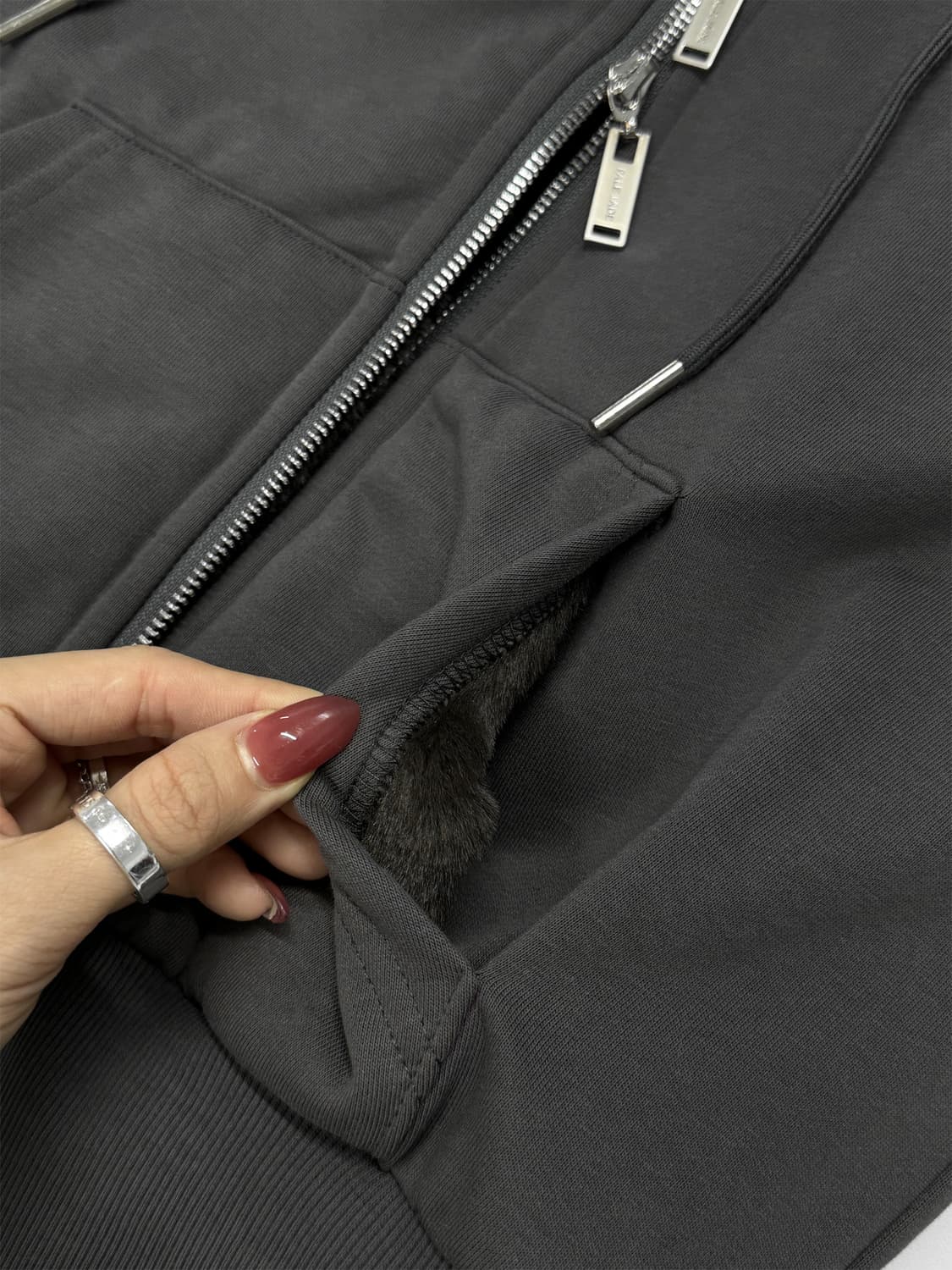 페일제이드 울프죠 후디 2024 차콜 상품이미지4