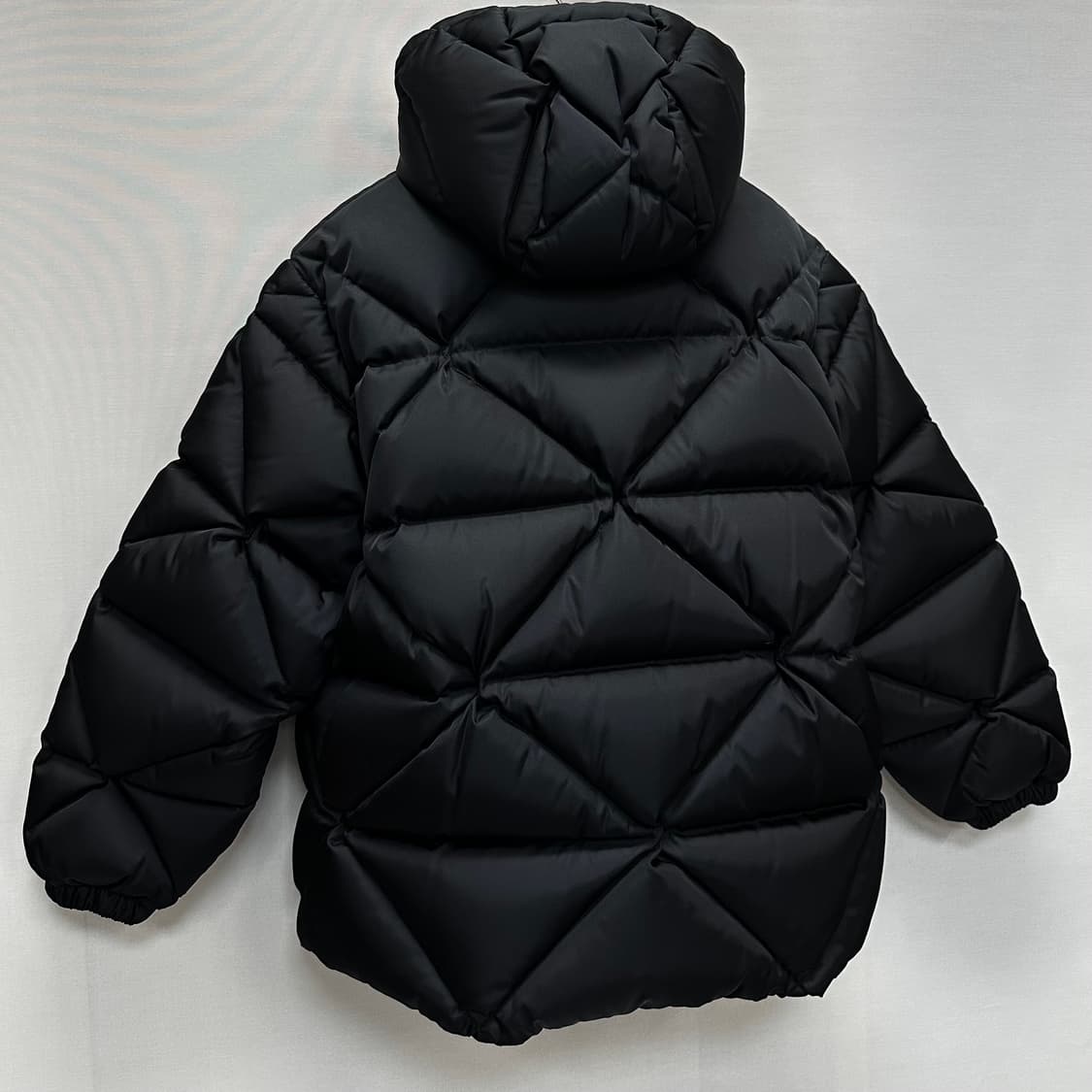 프라다 리나일론 개버딘 크롭 다운 자켓 ( 여성 오버핏 ) 상품이미지6