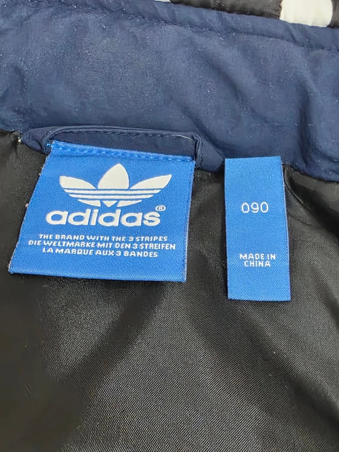 아디다스 오리지널 불꽃 패치 덕다운 패딩 상품이미지3