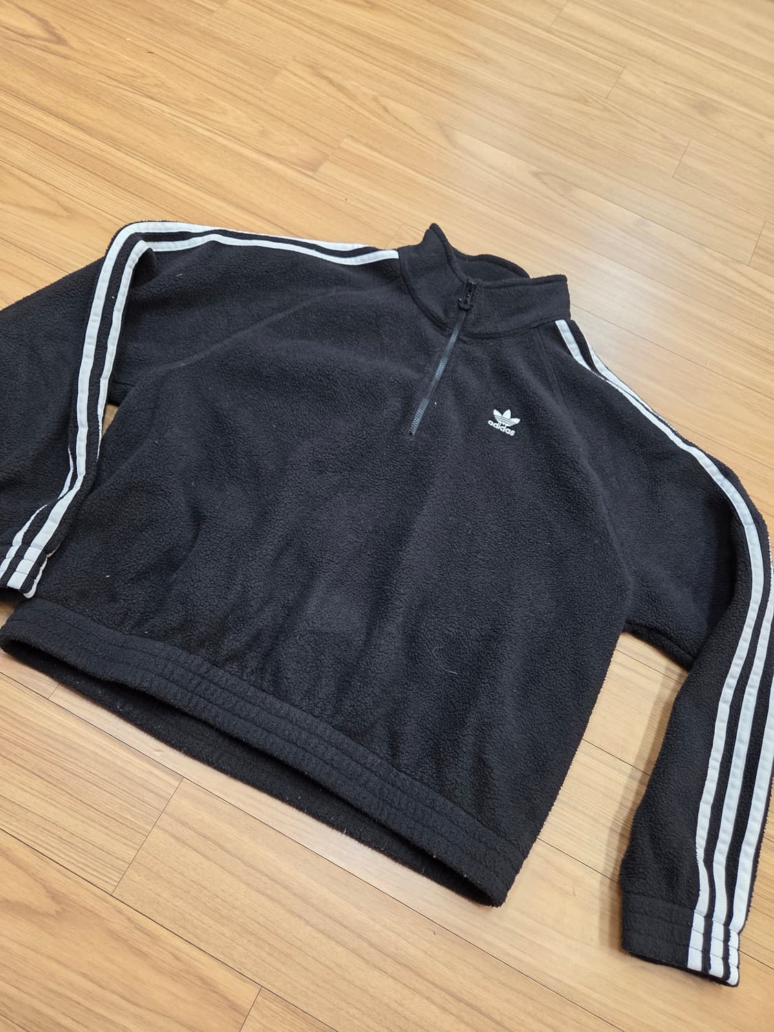 아디다스 여성 플리스 자켓 XS 사이즈입니다
- 부드러운 터치감으로 착용 상품이미지1