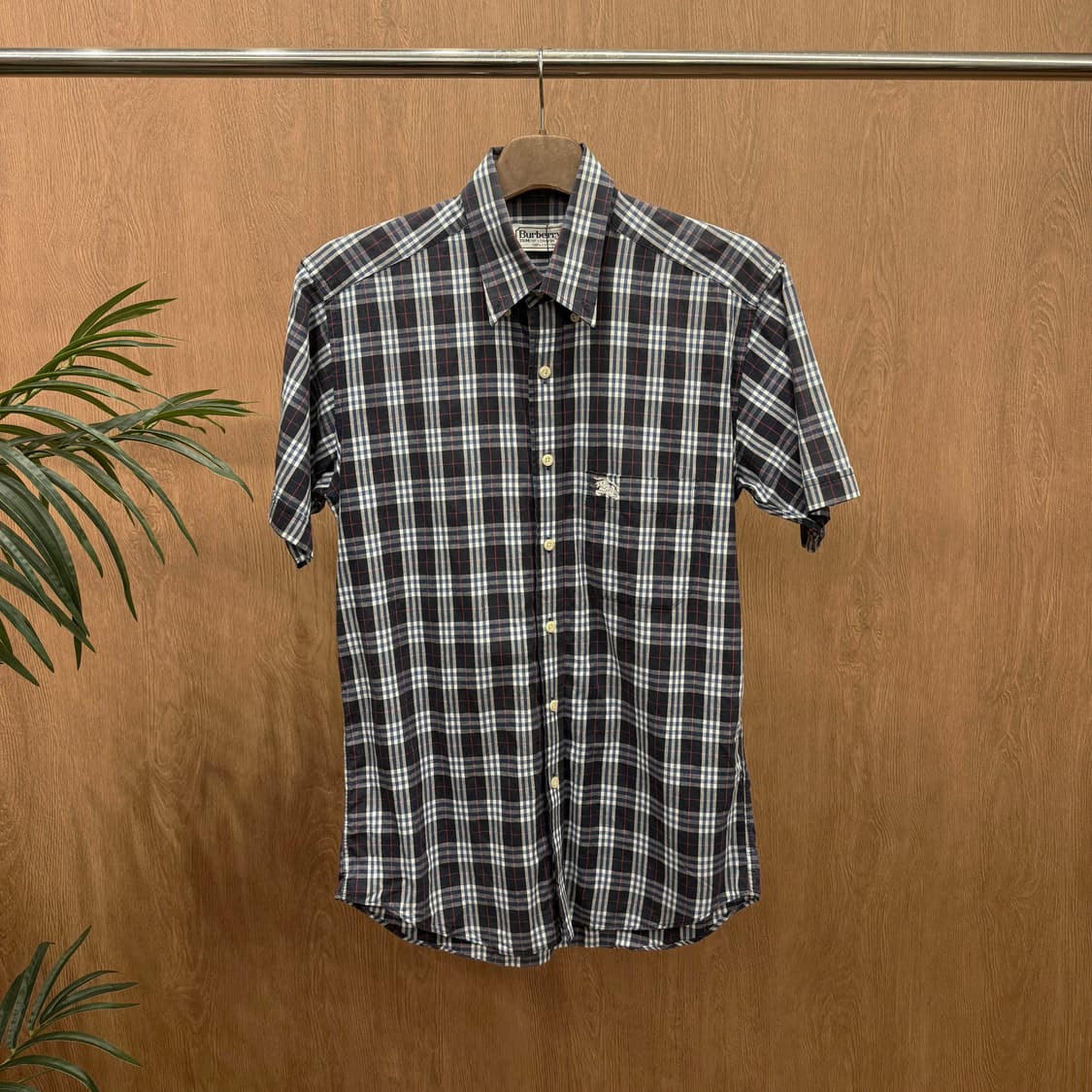버버리 런던 클래식 노바 체크 반팔 셔츠 자수 로고 코튼 네이비 상품이미지1