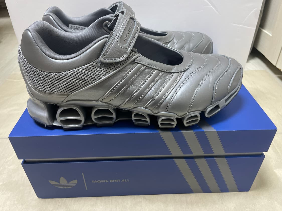 아디다스 x 타끄와 빈트 알리 메가라이드 메리 제인 아이언 메탈릭 240 상품이미지2