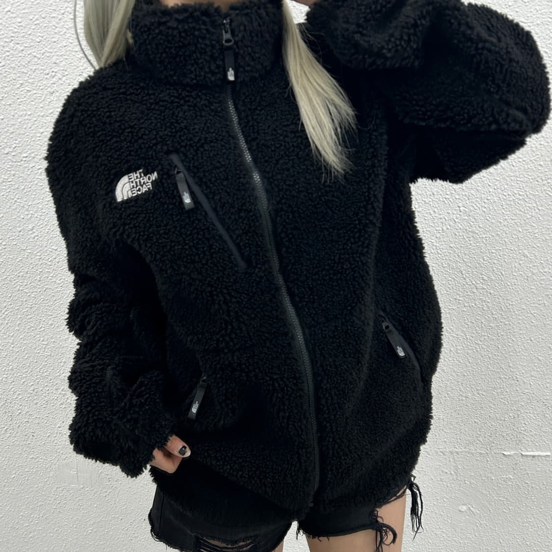 노스페이스 자수로고 블랙 후리스 자켓 105 상품이미지2