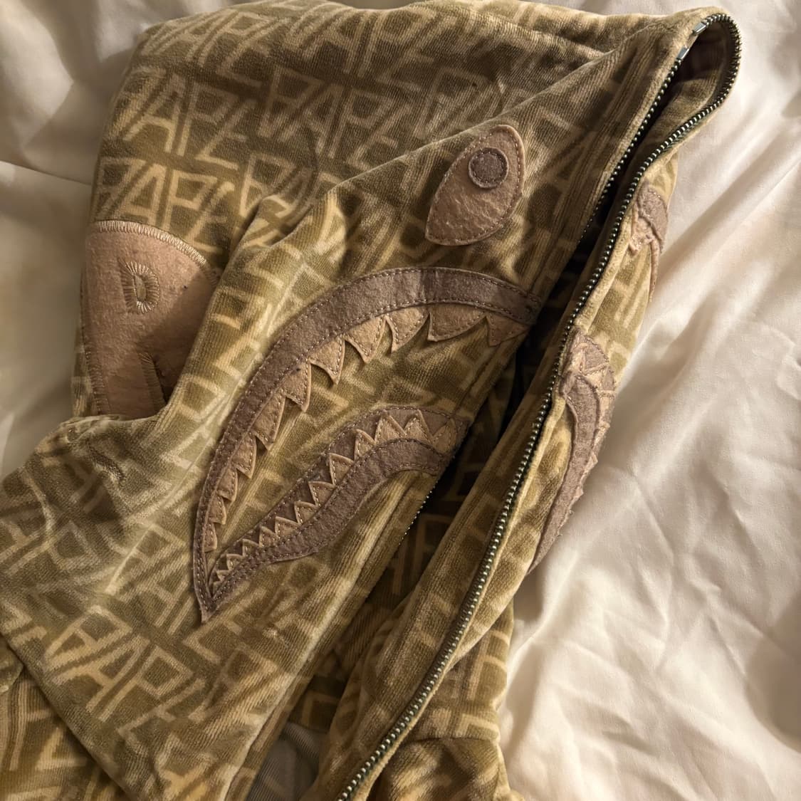 베이프 모노그램 샤크 풀집업 후드집업 30주년 상품이미지2