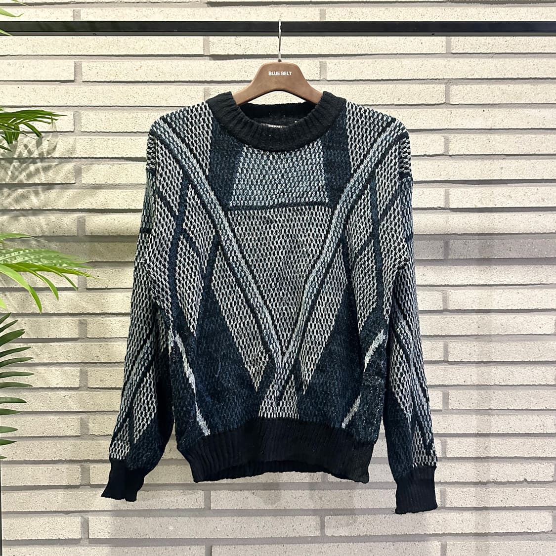 JPN VINTAGE 올오버 V쉐입 패턴 니트 컬러블럭 디테일 상품이미지2