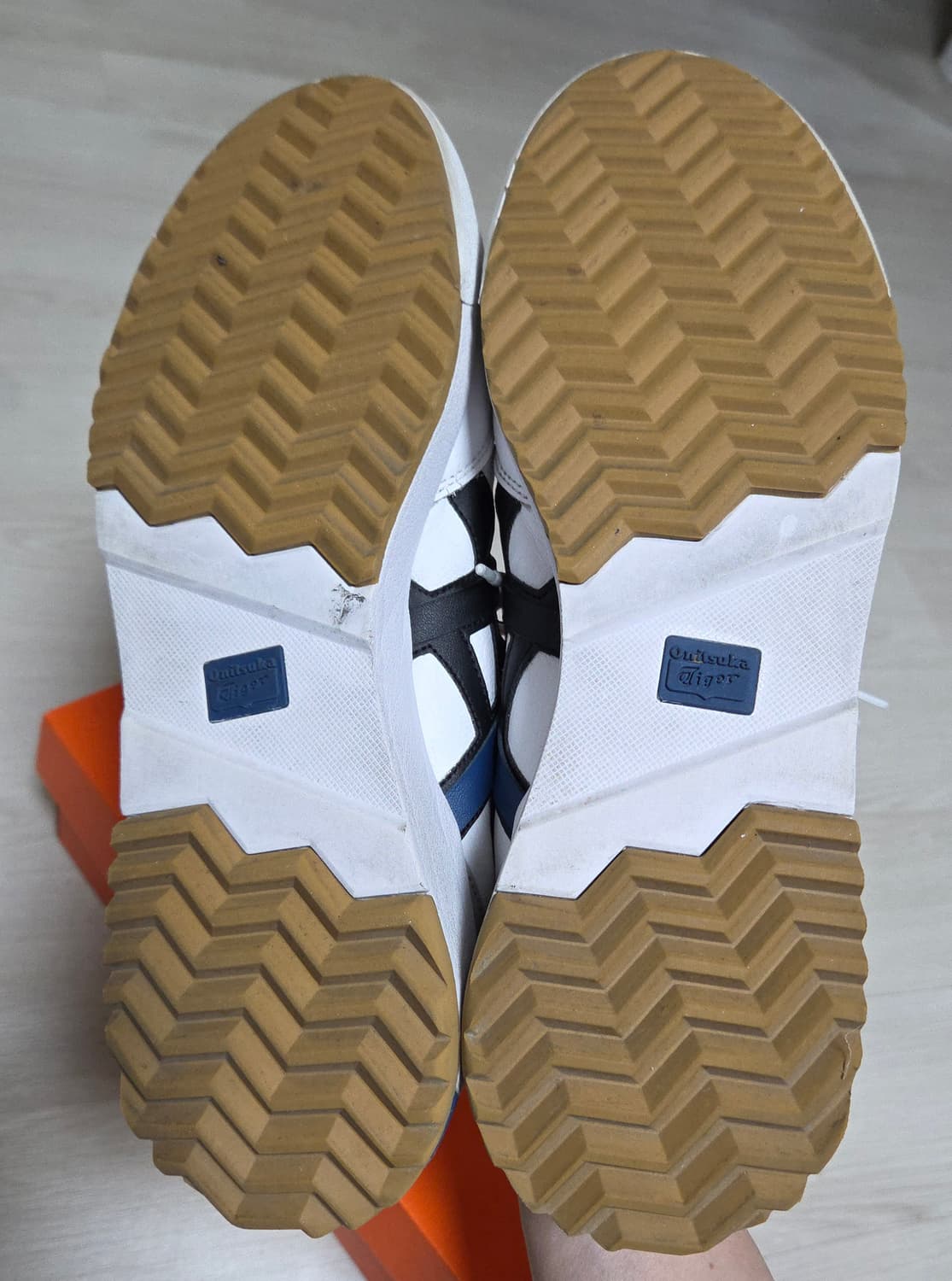 오니츠카타이거 델리게이션 스니커즈 상품이미지8