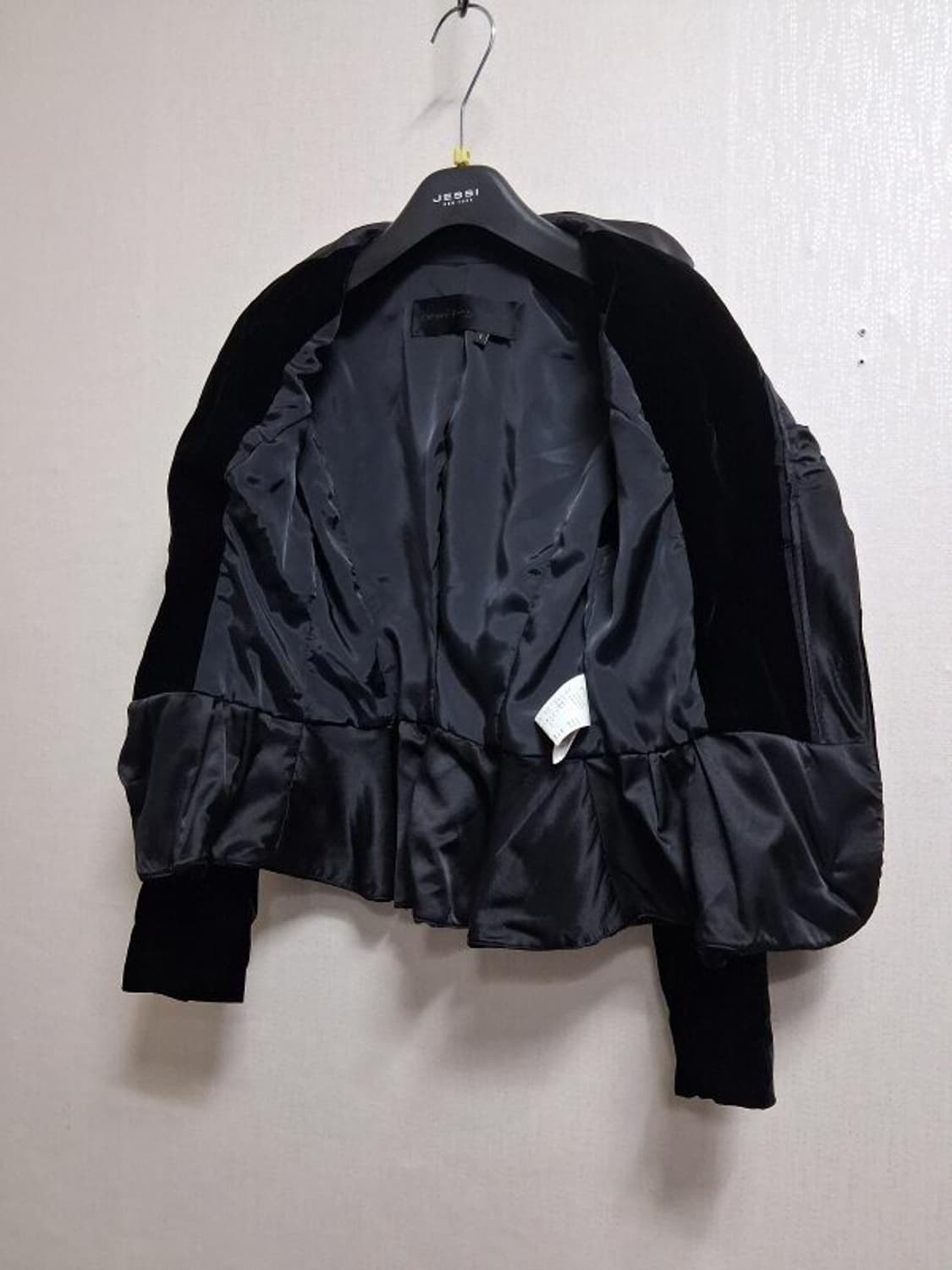 오브제 검정 벨벳숏쟈켓 여성XS 슬림형 레이욘벨벳 굿컨디션 상품이미지3