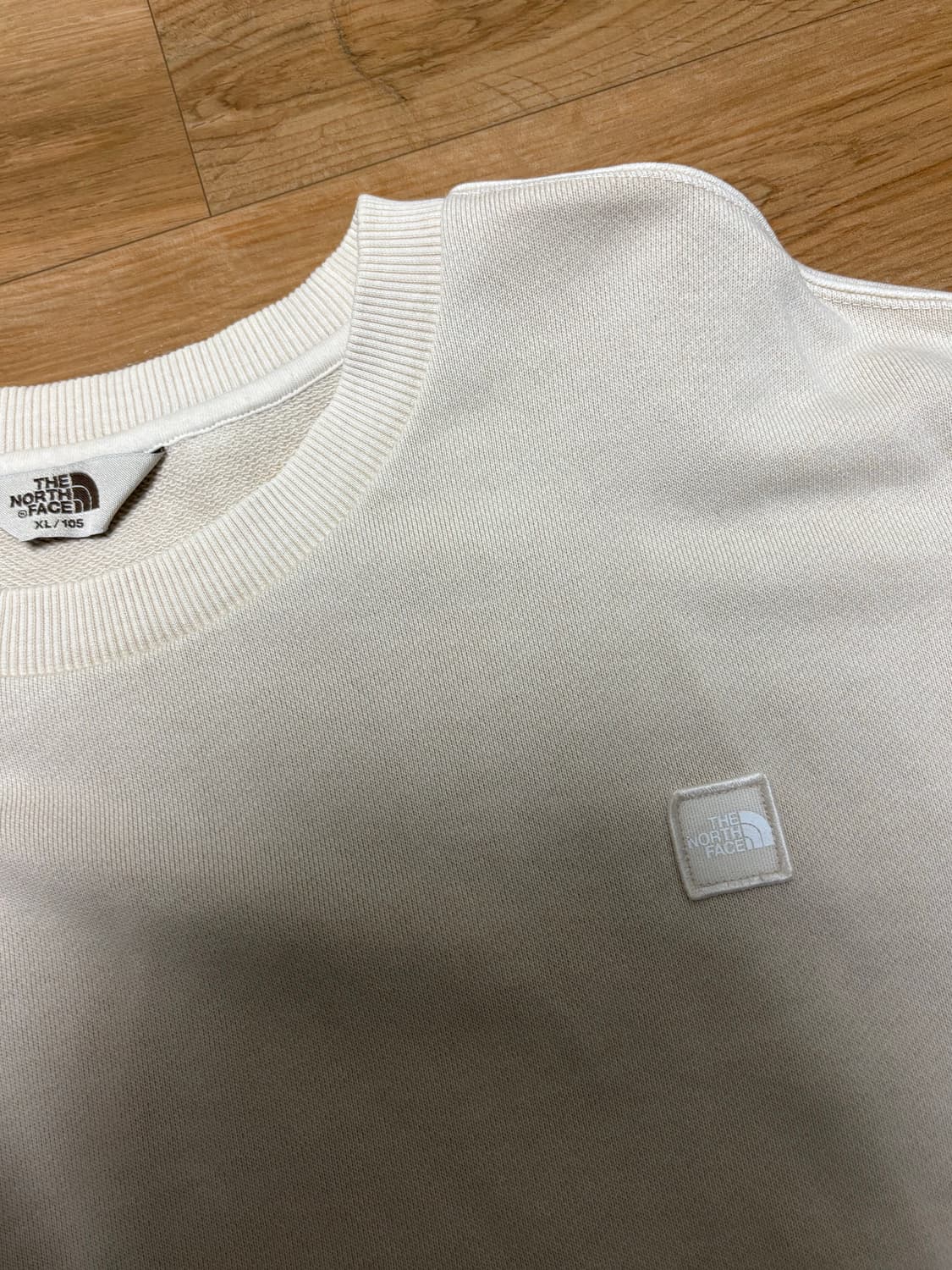 노스페이스 맨투맨 아이보리 상품이미지4