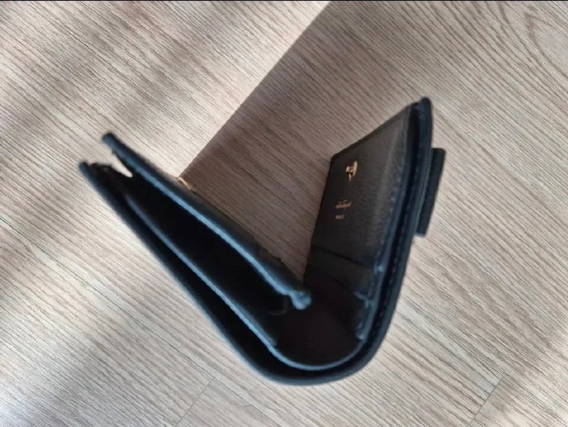 페라가모 바라보우 블랙 반지갑 상품이미지4