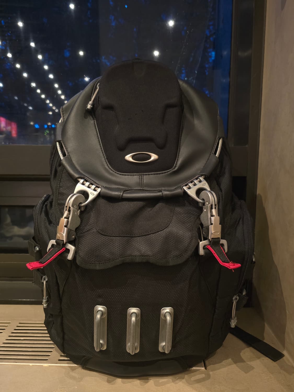 Oakley 오클리 키친 싱크 백팩 실버 블랙 상품이미지1