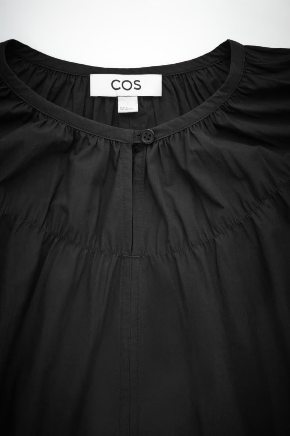 COS 오버사이즈 게더드 미니 드레스 블랙 상품이미지4