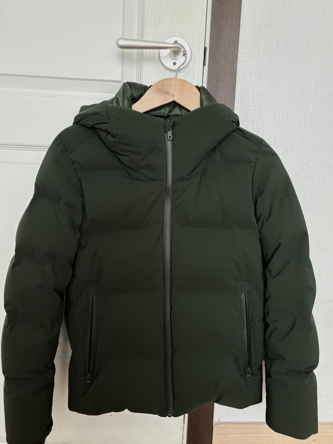 유니클로 심리스다운파카 패딩 상품이미지1