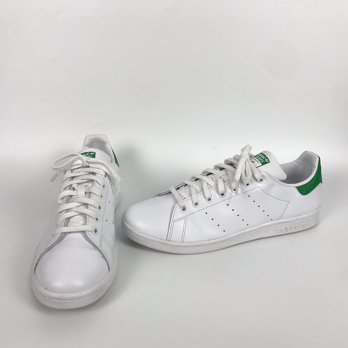 아디다스 스탠스미스 흰/초 스니커즈 신발 남성290 상품이미지1