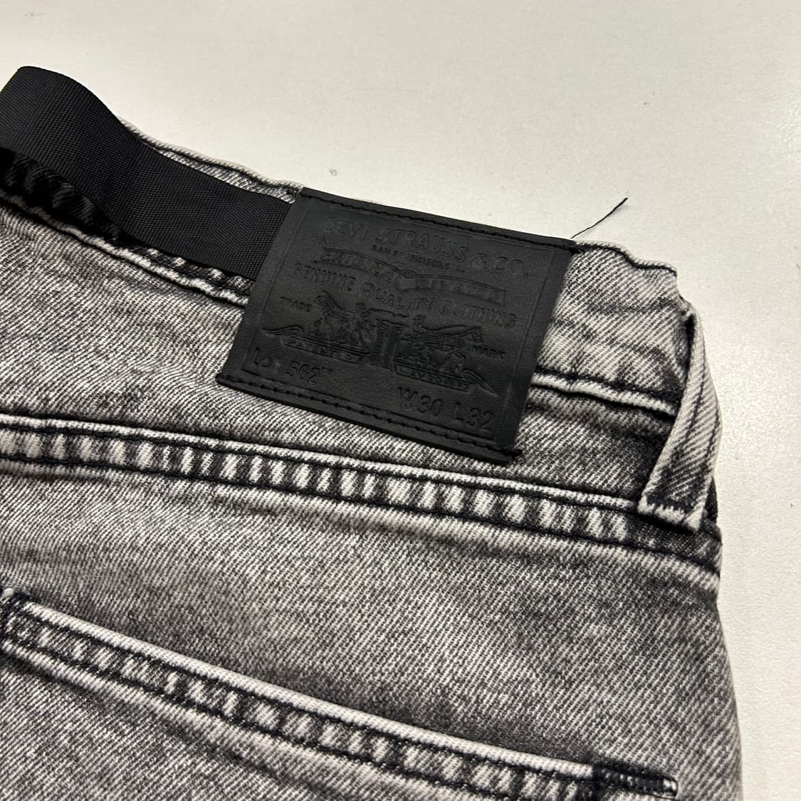 [30x32] 리바이스 562 프리미엄 그레이 데님 팬츠 상품이미지4