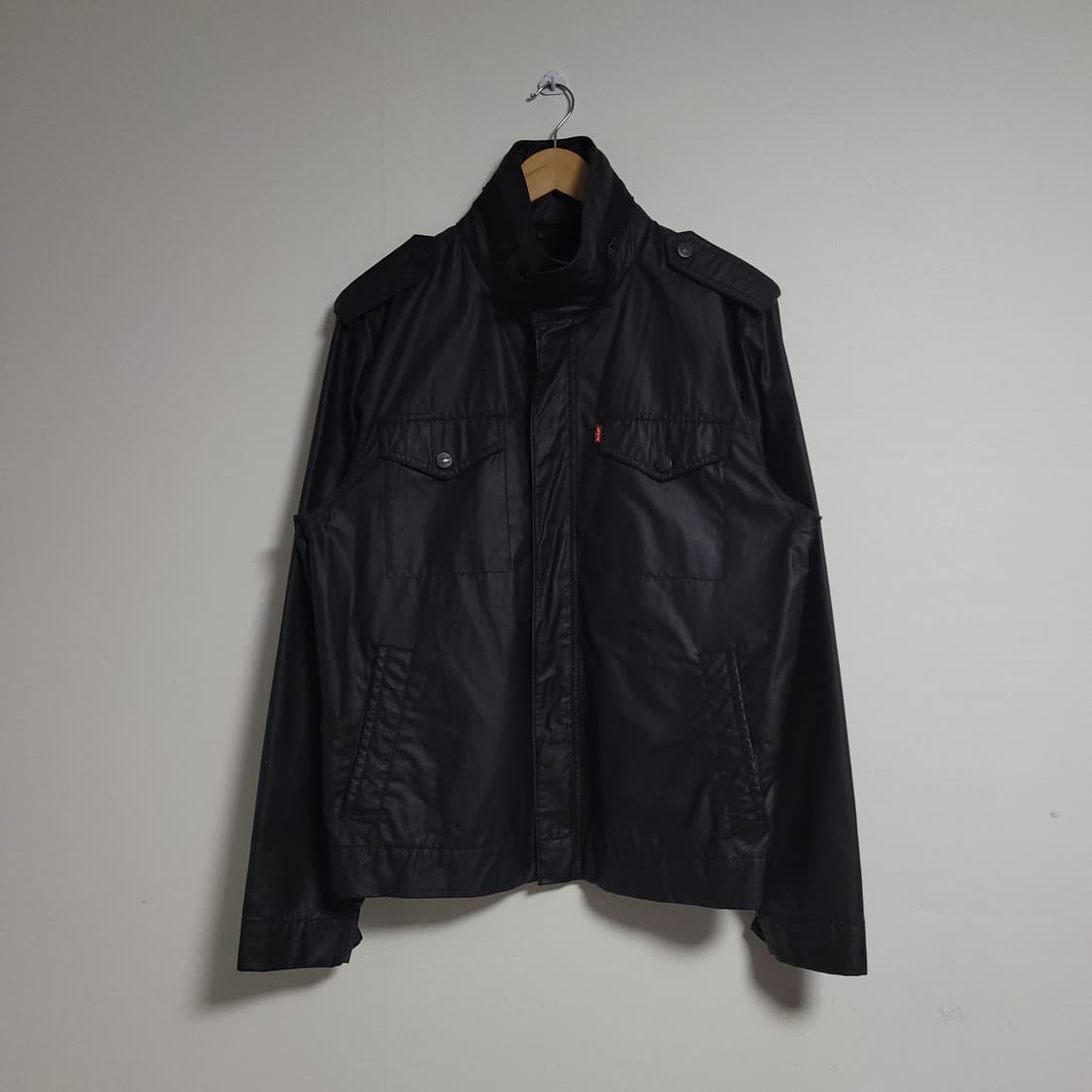 (M) LEVI'S 리바이스 블랙 넥버클 유광 밀리터리 자켓 점퍼 상품이미지1
