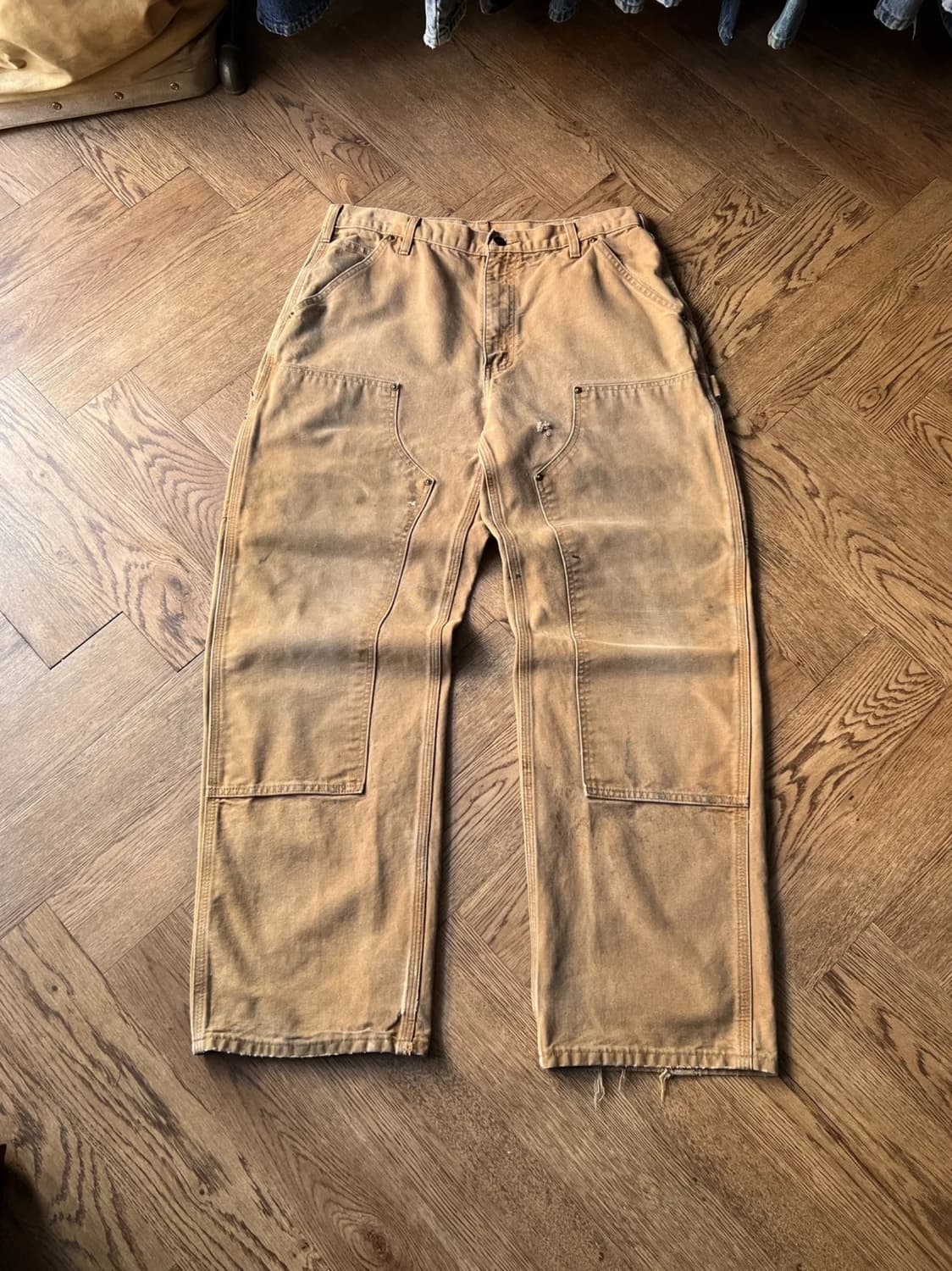 [34]칼하트 USA 더티워싱 브라운 더블니 워크 팬츠 상품이미지1