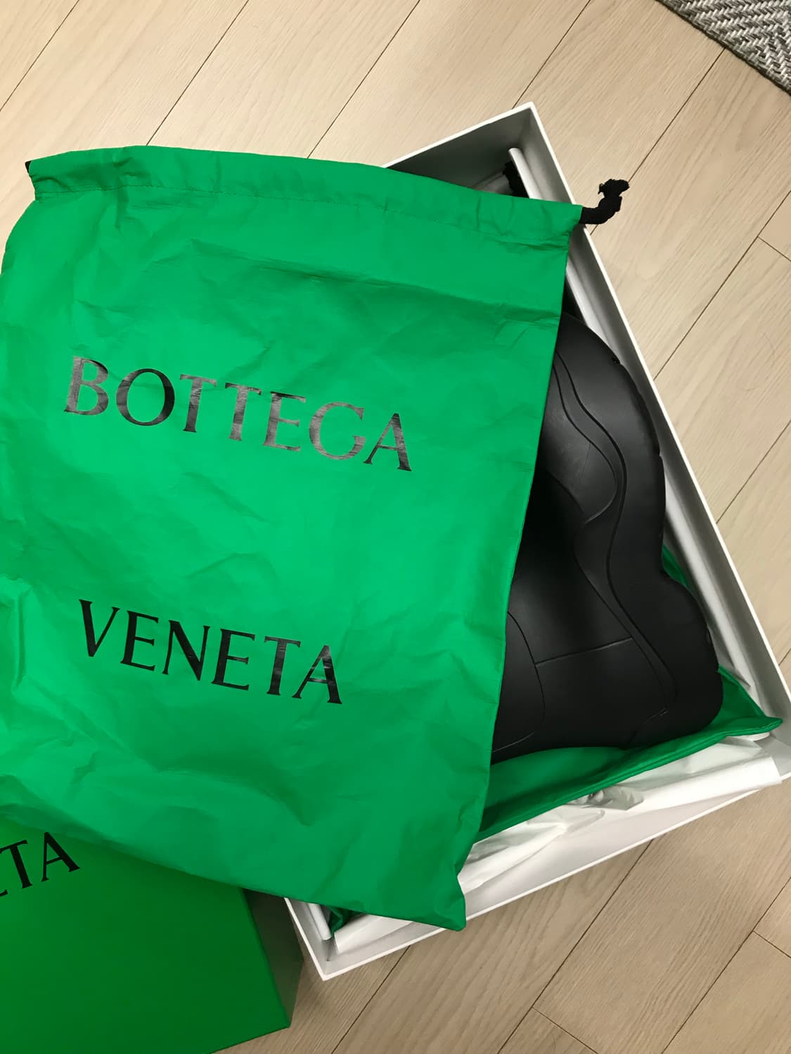 보테가 베네타 퍼들 앵클 부츠 블랙 상품이미지2