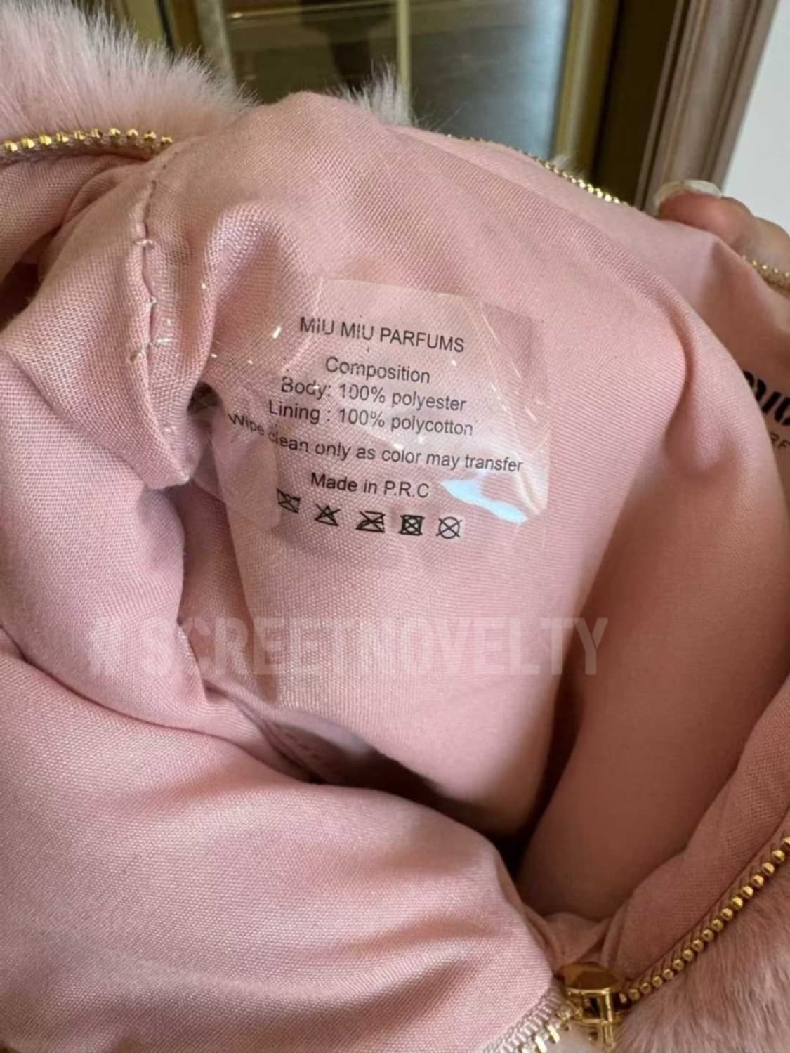 미우미우 뷰티 퍼 파우치백 가방 핑크 크로스백 숄더백 상품이미지8