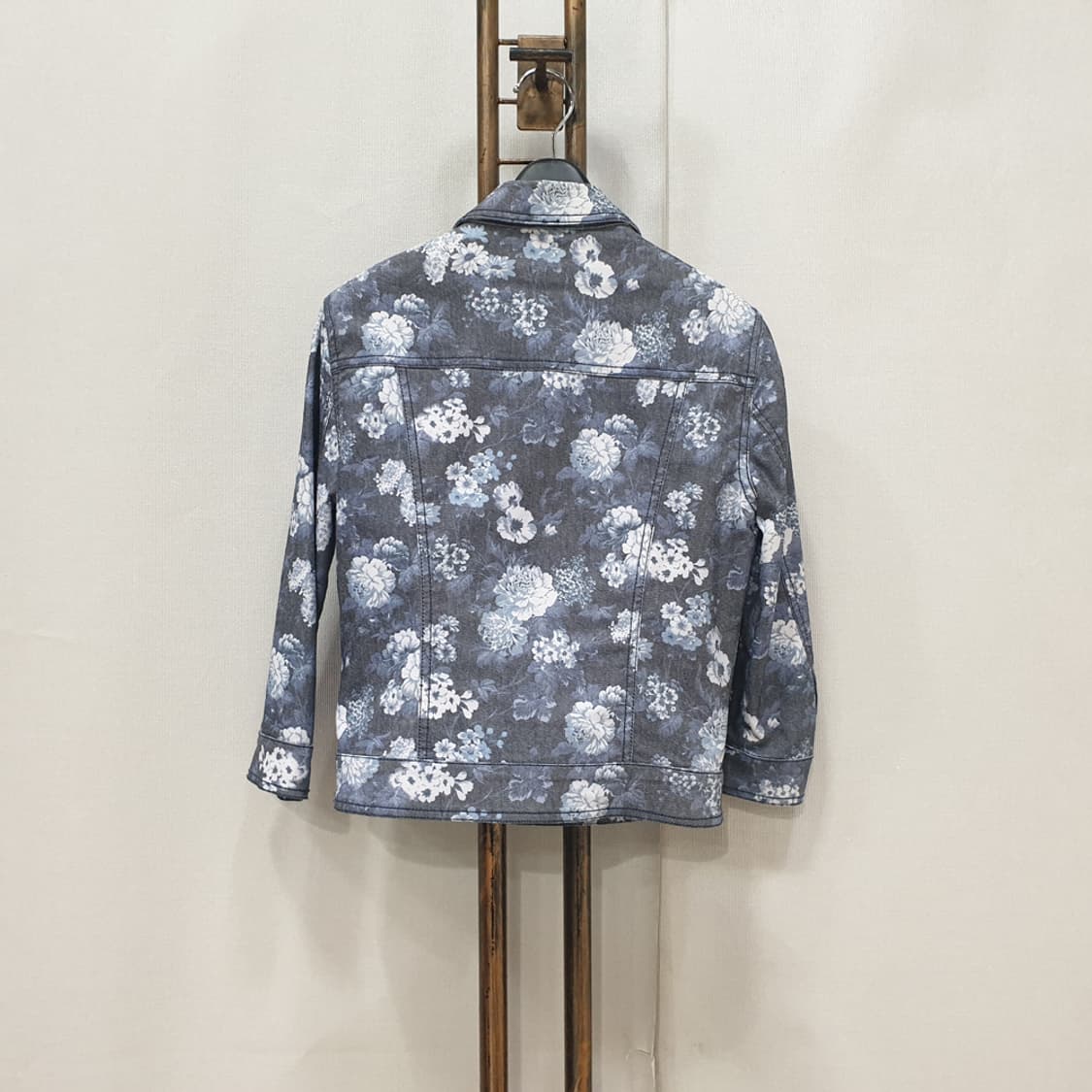 로엠 페미닌 플라워패턴 버튼포켓 자켓 상품이미지4