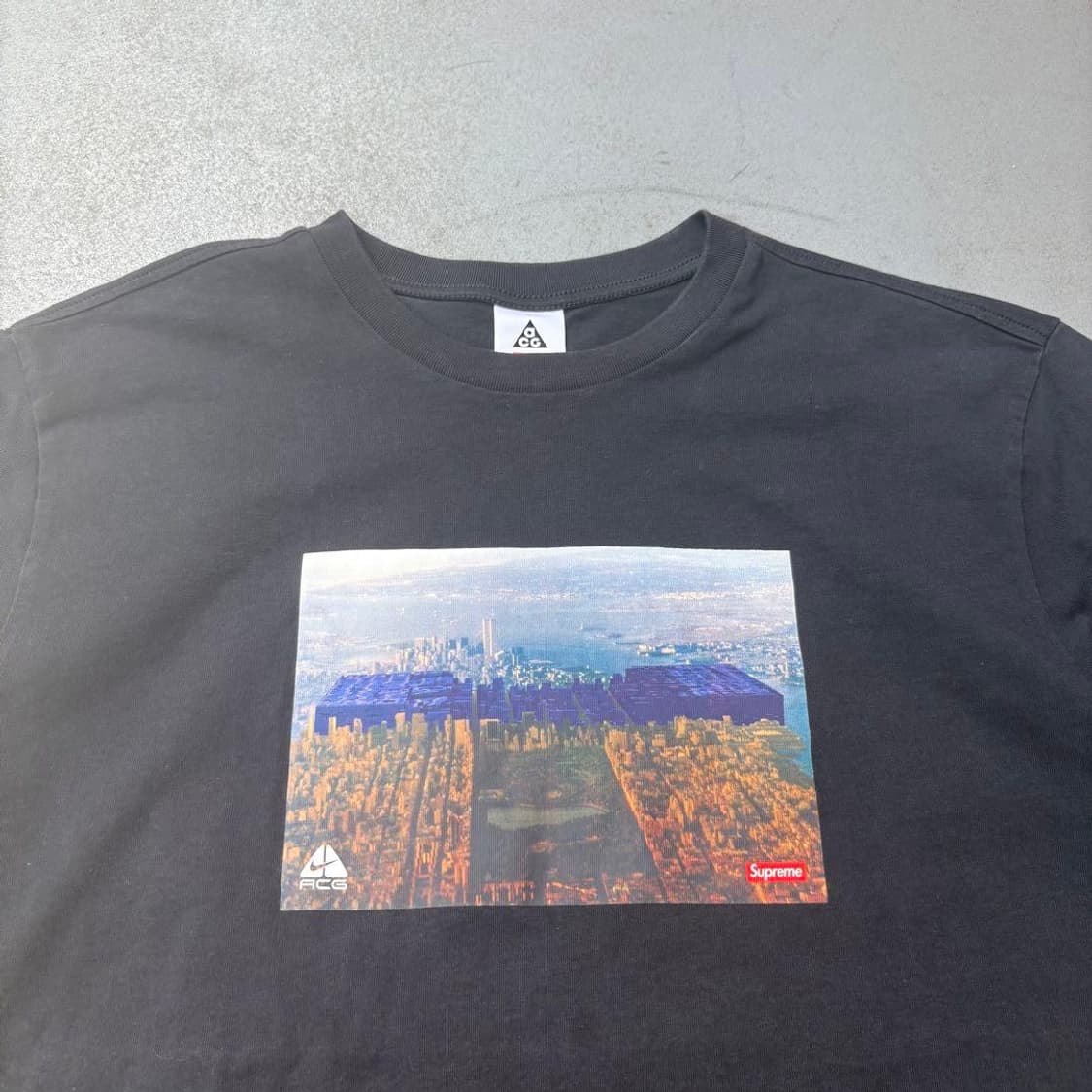 슈프림 X 나이키 ACG 그리드 티셔츠 블랙 상품이미지2