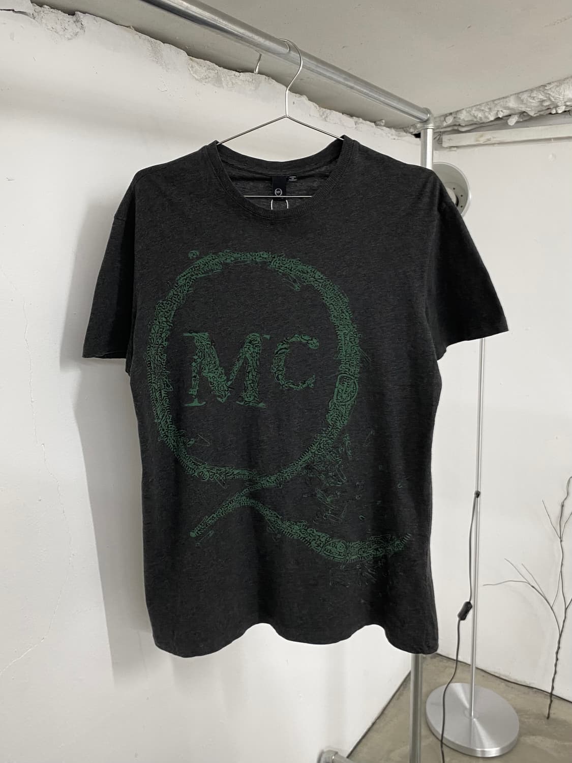 알렉산더 맥퀸 MCQ 세이프티 핀 티셔츠 상품이미지3